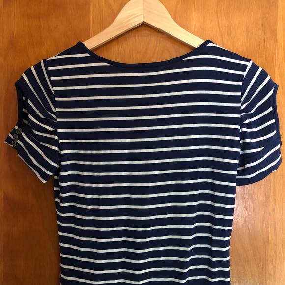 GUESS | Keyhole Sleeves Soft and Stretchy Tee - Picture 6 of 8